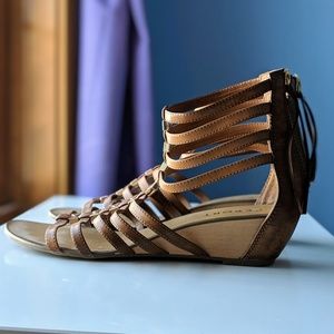 Brown Report Sandals